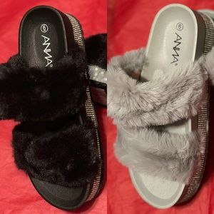 New size 6 sandals bundle of 2